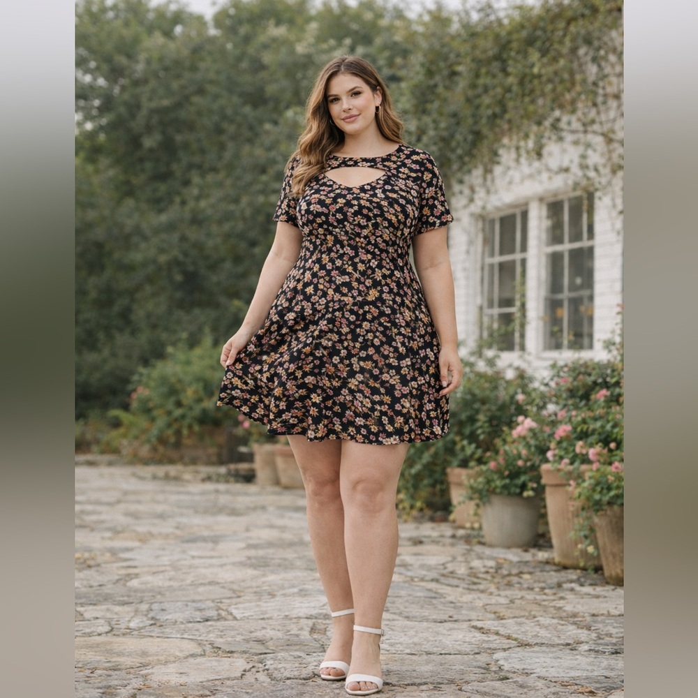 Ultra Flirt 1X Black Floral Dress Cutout Neckline Short Sleeve Mini Plus Size